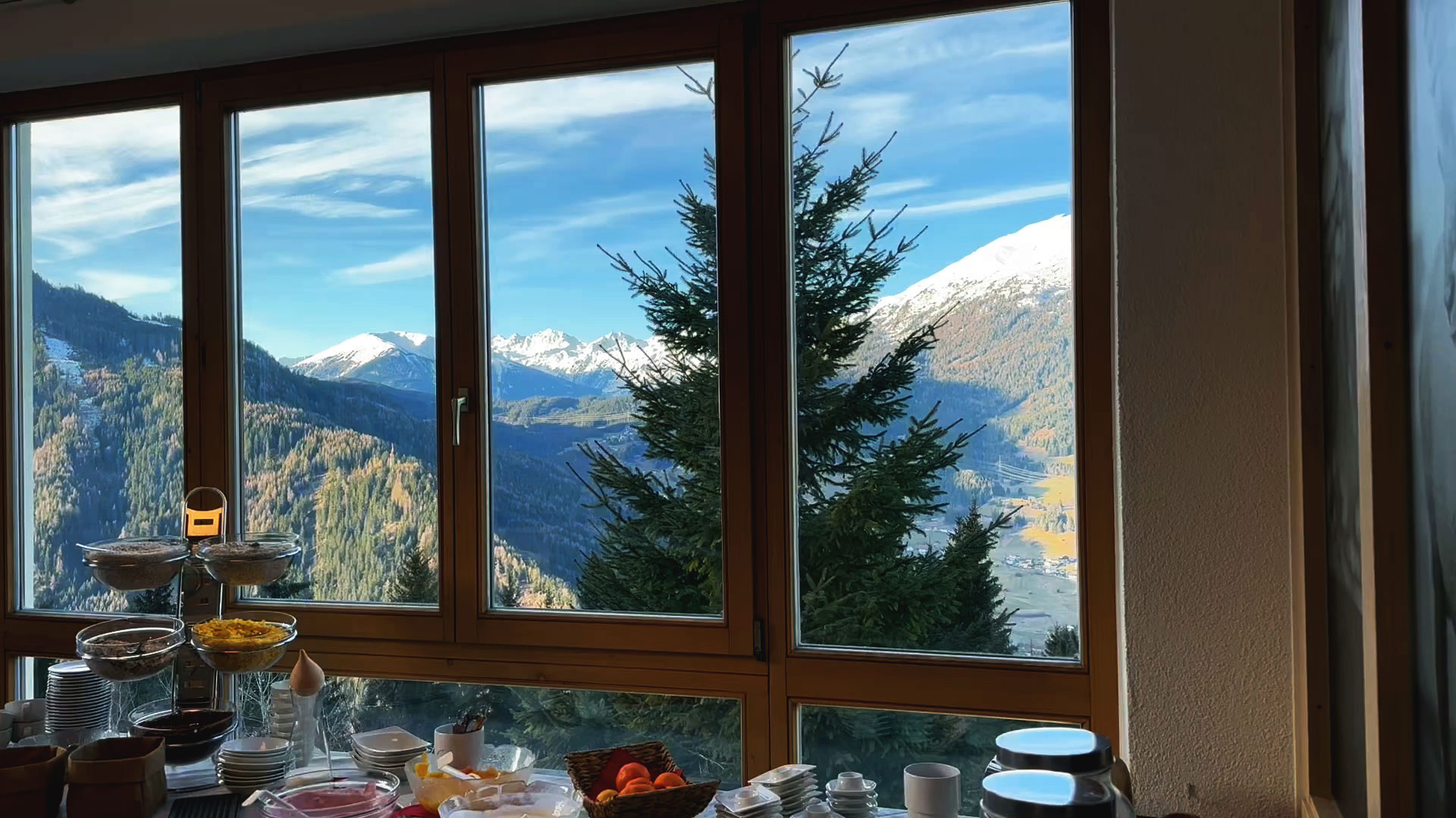 Breakfast included Mountain view