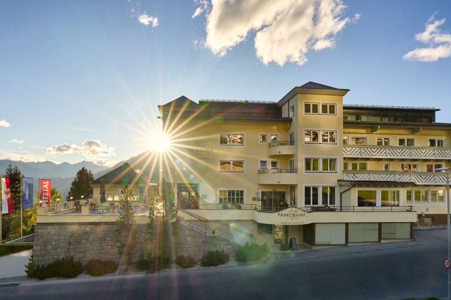 Sonnenschein im Winter Hotelansicht