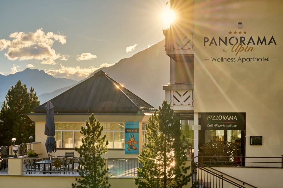 Berglandschaft Pitztal Hochzeiger mit Urlaubern